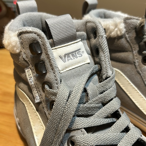 Like New Women Vans Filmore Vansguard high-top shoe - Picture 2 of 8